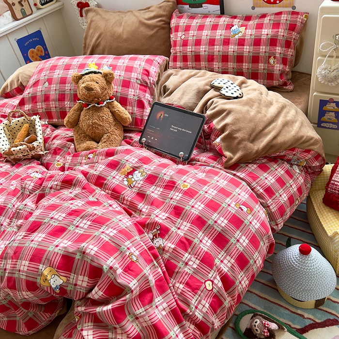 91家纺网 家纺一手货源 找家纺 原素 2025秋冬A类水洗棉+200克牛奶绒四件套 红格KT酱-绒