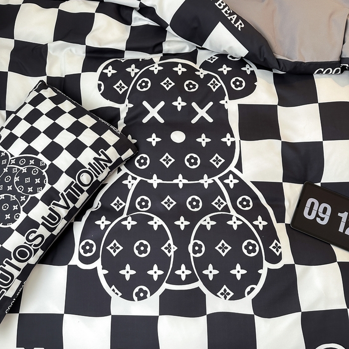 91家纺网 家纺一手货源 找家纺 色鬼布艺高端家居主号 2025新款现代简约网红款四季棉四件套 棋盘格公仔