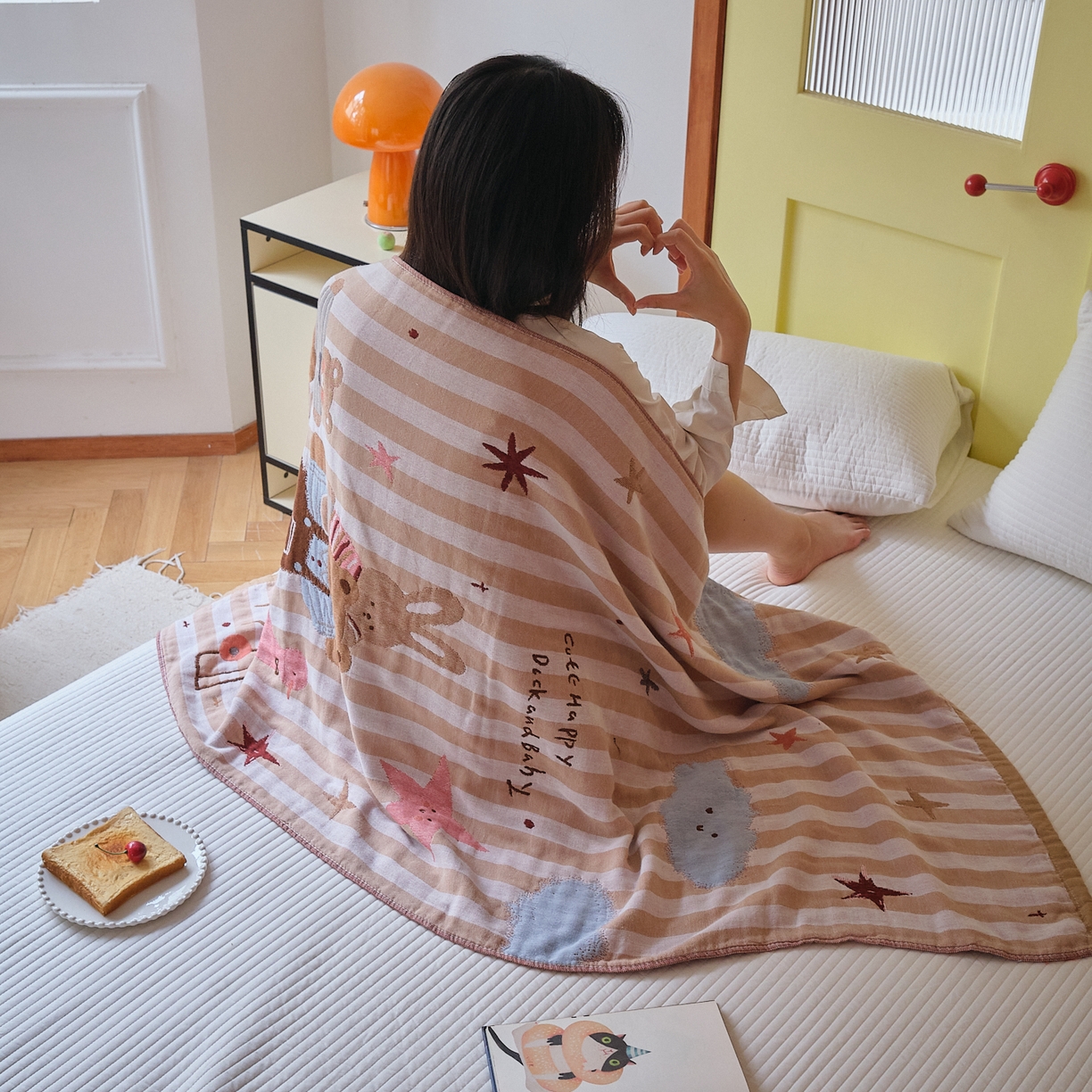 91家纺网 家纺一手货源 找家纺 沐瑟家纺 2025新款卡通A类全棉四层纱布浴巾加大毛巾-第四组 小熊火车 150*75cm