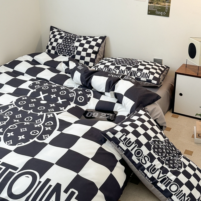 91家纺网 家纺一手货源 找家纺 色鬼布艺高端家居主号 2025新款现代简约网红款四季棉四件套 棋盘格公仔