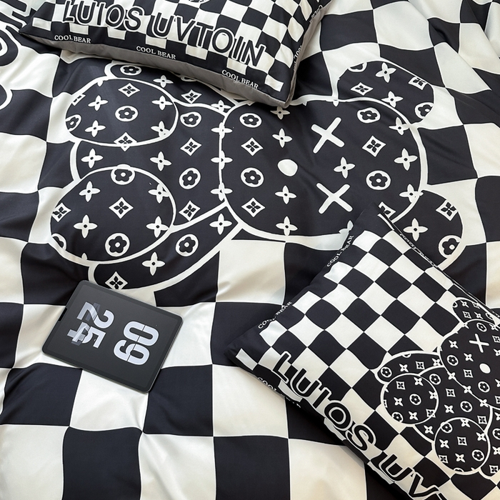 91家纺网 家纺一手货源 找家纺 色鬼布艺高端家居主号 2025新款现代简约网红款四季棉四件套 棋盘格公仔