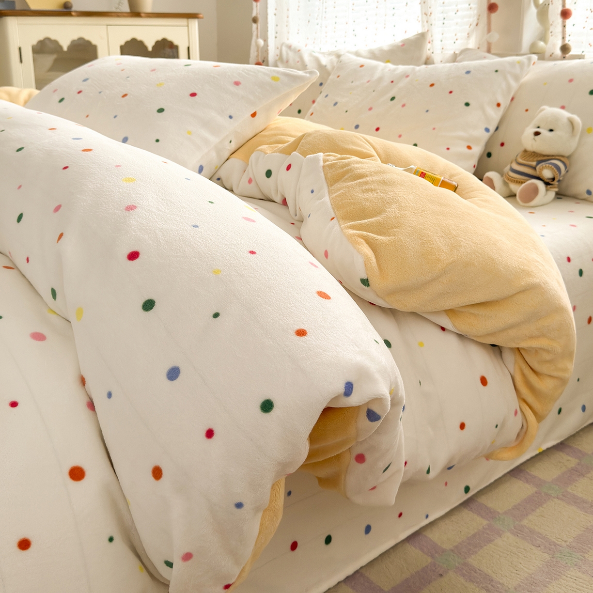 沐芷 2025 高克重加厚A类牛奶绒四件套珊瑚绒卡通简约三件套 【绒】彩色波点