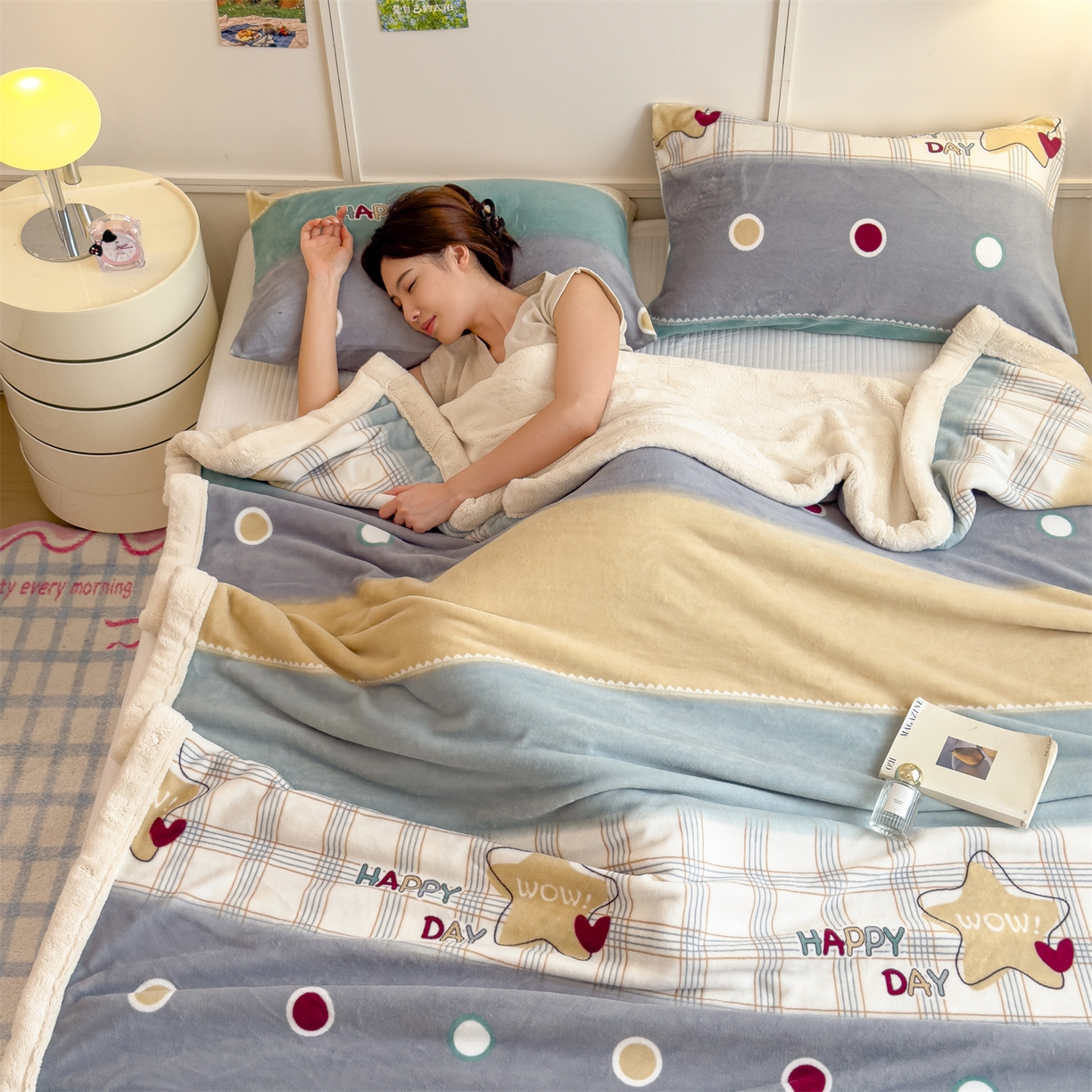 91家纺网 家纺一手货源 找家纺 慕木家纺 2025新款高克重印花牛奶绒云锦绒双层毛毯毛毯毯子（可供跨境提供买家秀） 双层毛毯-快乐时光+白