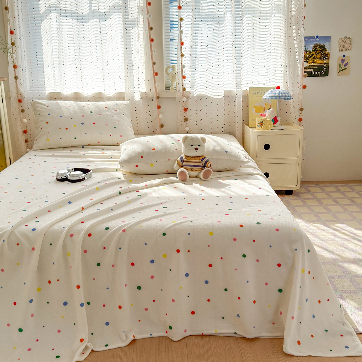 91家纺网 家纺一手货源 找家纺 沐芷 2025 高克重加厚A类牛奶绒四件套珊瑚绒卡通简约三件套 【绒】彩色波点