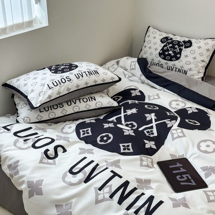 91家纺网 家纺一手货源 找家纺 色鬼布艺高端家居主号 2025新款现代简约网红款四季棉四件套 熊头白