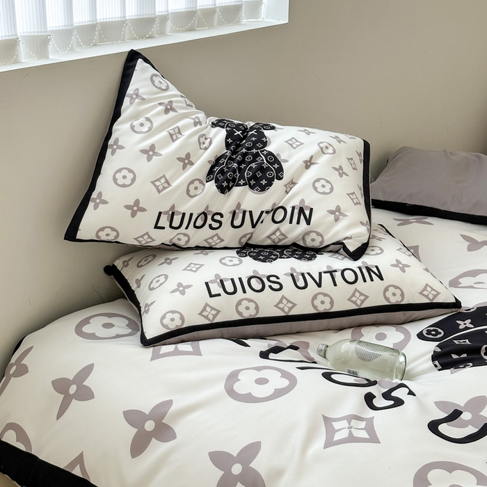 91家纺网 家纺一手货源 找家纺 色鬼布艺高端家居主号 2025新款现代简约网红款四季棉四件套 熊仔白