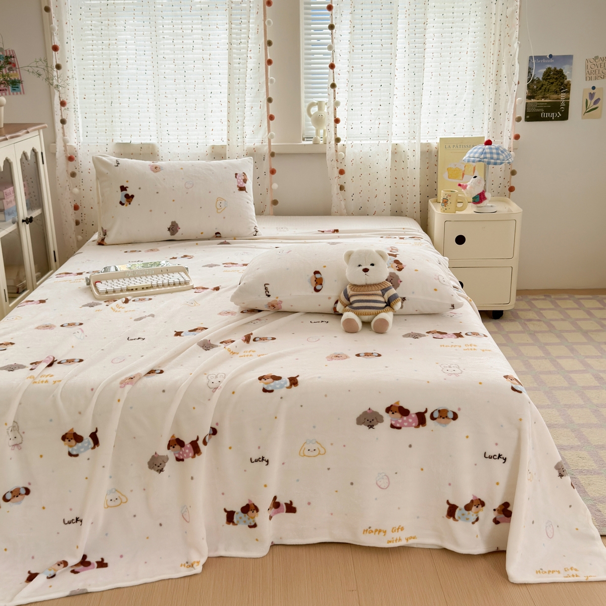 91家纺网 家纺一手货源 找家纺 沐芷 2025 高克重加厚A类牛奶绒四件套珊瑚绒卡通简约三件套 【绒】腊肠狗联盟