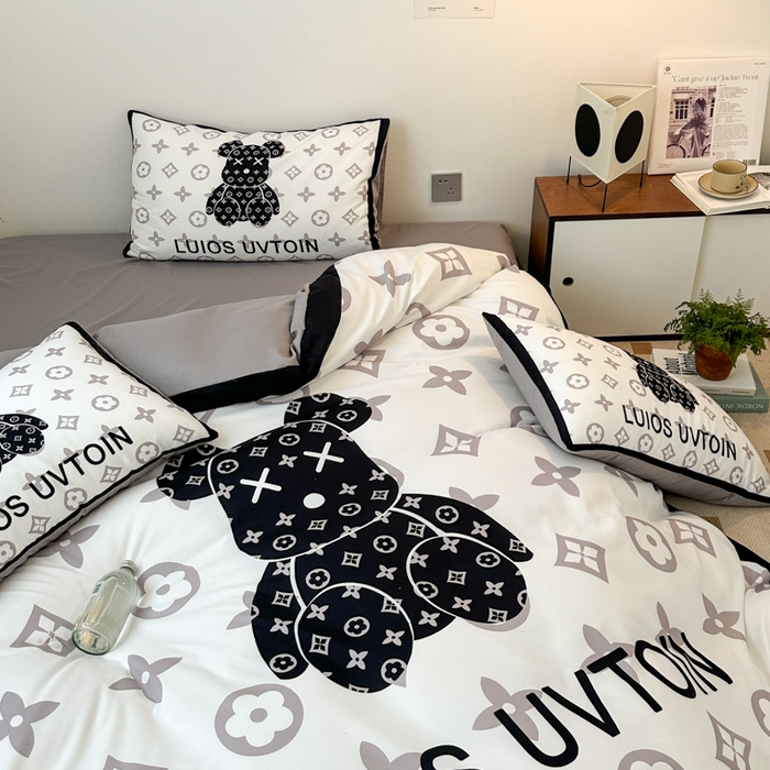 91家纺网 家纺一手货源 找家纺 色鬼布艺高端家居主号 2025新款现代简约网红款四季棉四件套 熊仔白