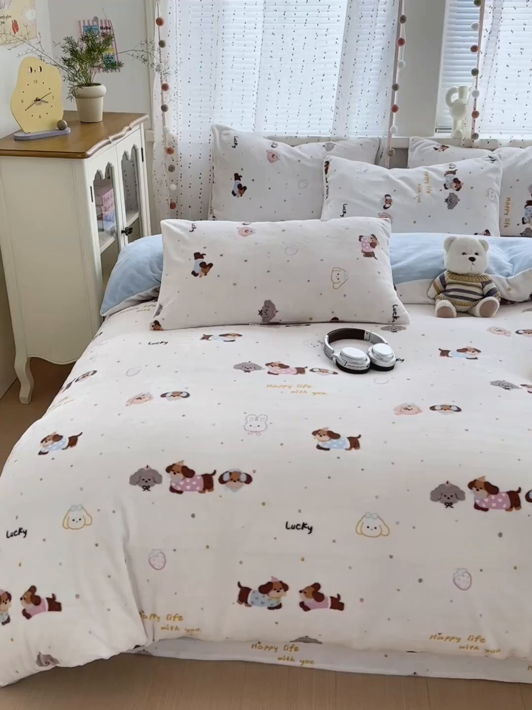 91家纺网 家纺一手货源 找家纺 沐芷 2025 高克重加厚A类牛奶绒四件套珊瑚绒卡通简约三件套 【绒】腊肠狗联盟