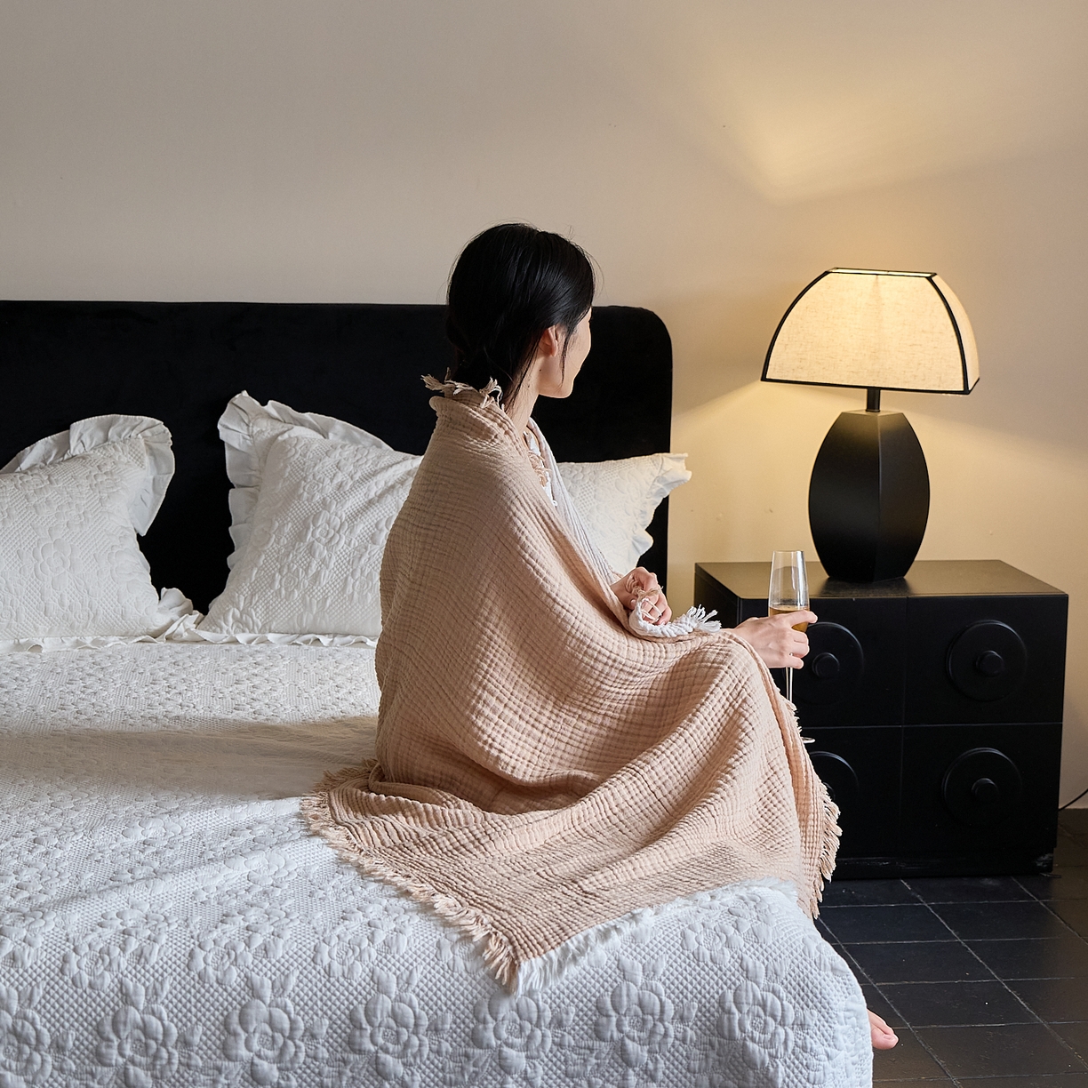 91家纺网 家纺一手货源 找家纺 沐瑟家纺 2025新款四层全棉纱布流苏毯系列-浪漫 浪漫-焦糖色