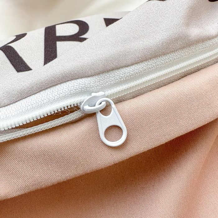 91家纺网 家纺一手货源 找家纺 色鬼布艺高端家居主号 2025新款现代简约网红款四季棉四件套 熊仔咖