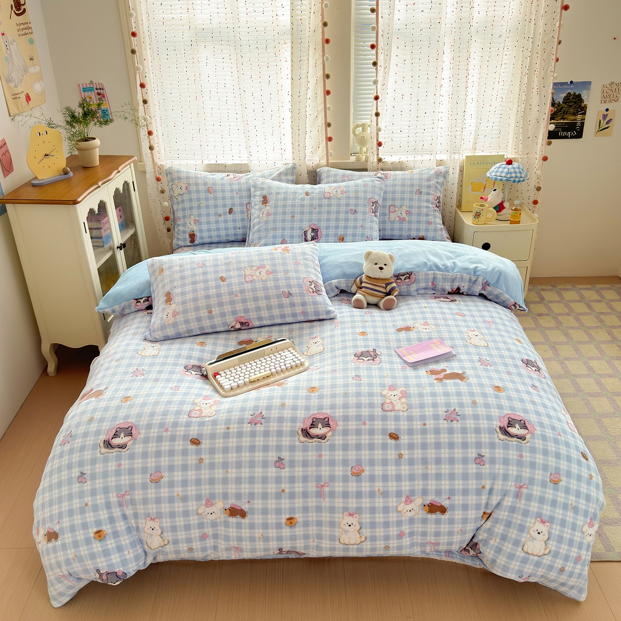 91家纺网 家纺一手货源 找家纺 沐芷 2025 高克重加厚A类牛奶绒四件套珊瑚绒卡通简约三件套 【绒】蓝色小窝