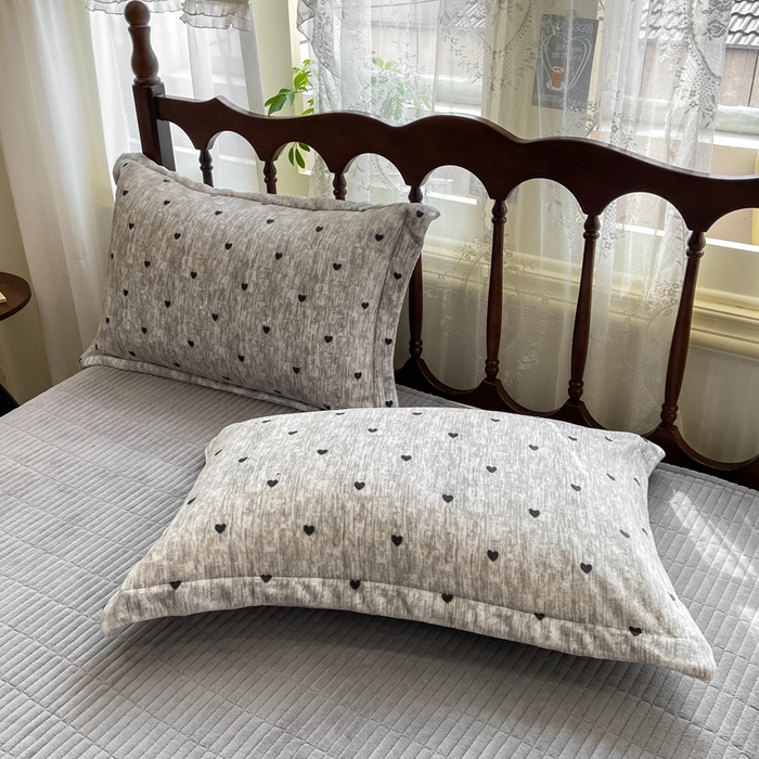 91家纺网 家纺一手货源 找家纺 （总）典曼家纺 2025新款亲肤舒适双面牛奶绒床盖款四件套