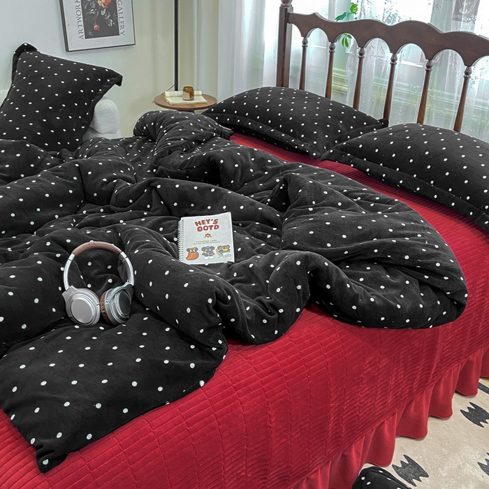 91家纺网 家纺一手货源 找家纺 典曼家纺 2025新款亲肤舒适双面牛奶绒床盖款四件套 黑珍珠