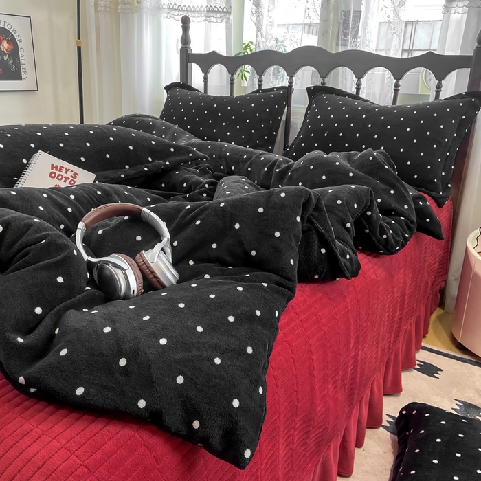 91家纺网 家纺一手货源 找家纺 典曼家纺 2025新款亲肤舒适双面牛奶绒床盖款四件套 黑珍珠