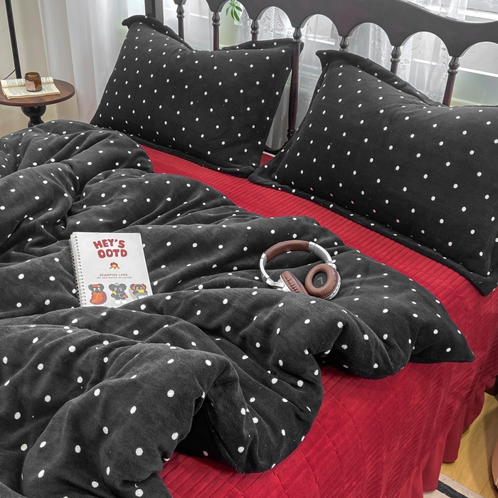 91家纺网 家纺一手货源 找家纺 典曼家纺 2025新款亲肤舒适双面牛奶绒床盖款四件套 黑珍珠