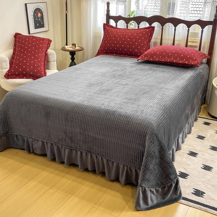 91家纺网 家纺一手货源 找家纺 典曼家纺 2025新款亲肤舒适双面牛奶绒床盖款四件套 丝绒蛋糕