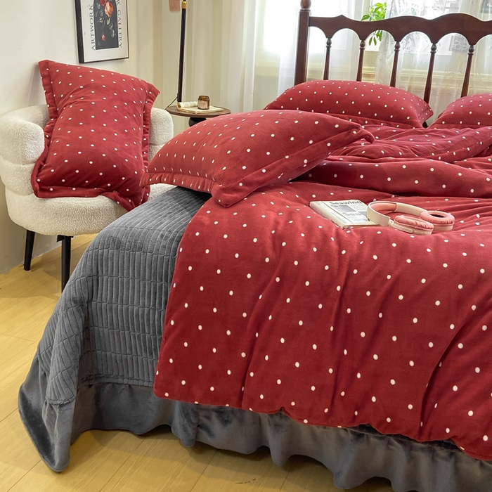 91家纺网 家纺一手货源 找家纺 典曼家纺 2025新款亲肤舒适双面牛奶绒床盖款四件套 丝绒蛋糕