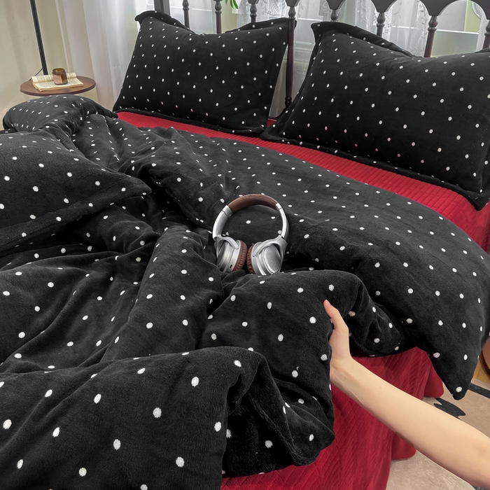 91家纺网 家纺一手货源 找家纺 典曼家纺 2025新款亲肤舒适双面牛奶绒床盖款四件套 黑珍珠