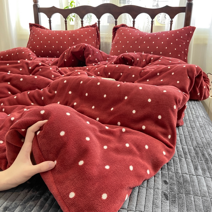 91家纺网 家纺一手货源 找家纺 典曼家纺 2025新款亲肤舒适双面牛奶绒床盖款四件套 丝绒蛋糕