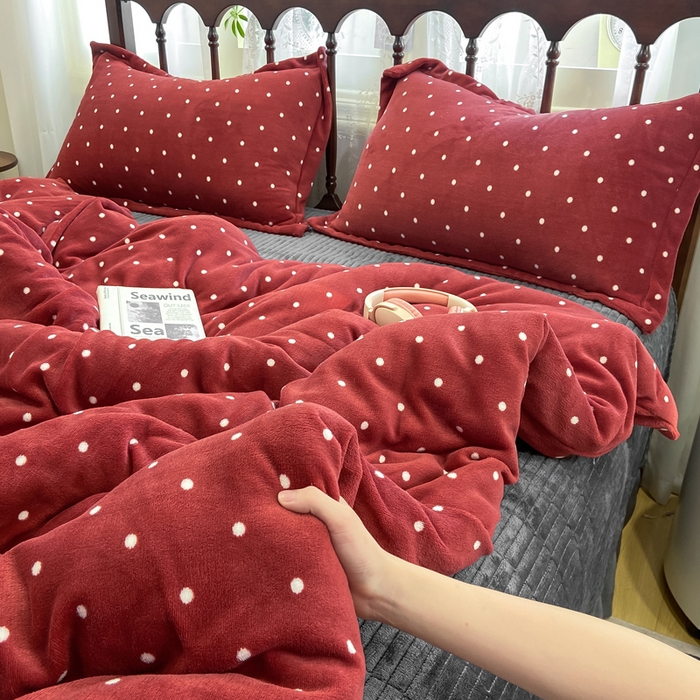 91家纺网 家纺一手货源 找家纺 典曼家纺 2025新款亲肤舒适双面牛奶绒床盖款四件套 丝绒蛋糕