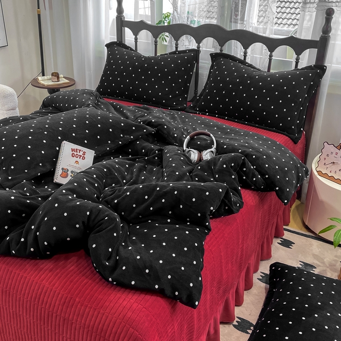 91家纺网 家纺一手货源 找家纺 典曼家纺 2025新款亲肤舒适双面牛奶绒床盖款四件套 黑珍珠