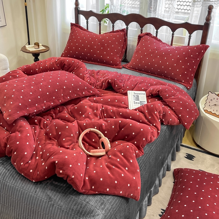 91家纺网 家纺一手货源 找家纺 典曼家纺 2025新款亲肤舒适双面牛奶绒床盖款四件套 丝绒蛋糕