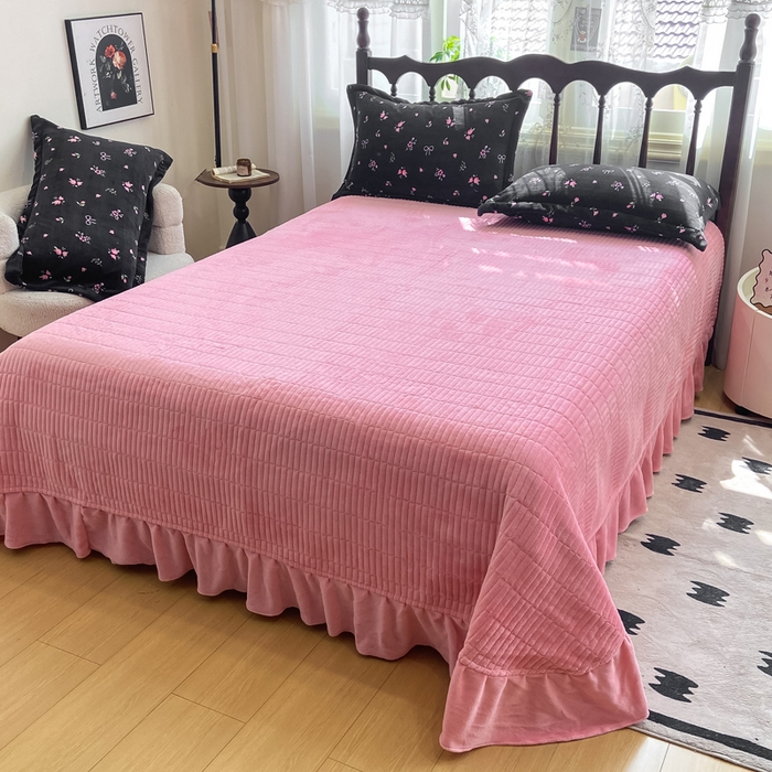 91家纺网 家纺一手货源 找家纺 典曼家纺 2025新款亲肤舒适双面牛奶绒床盖款四件套 复古小花