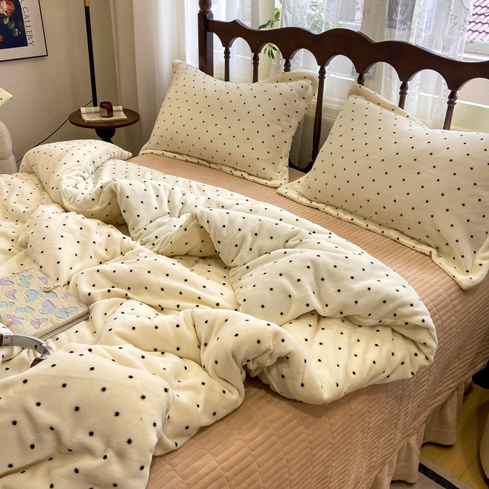 91家纺网 家纺一手货源 找家纺 典曼家纺 2025新款亲肤舒适双面牛奶绒床盖款四件套 可可奶咖