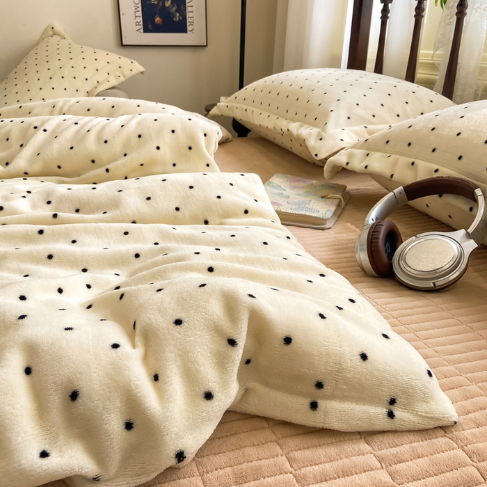 91家纺网 家纺一手货源 找家纺 典曼家纺 2025新款亲肤舒适双面牛奶绒床盖款四件套 可可奶咖