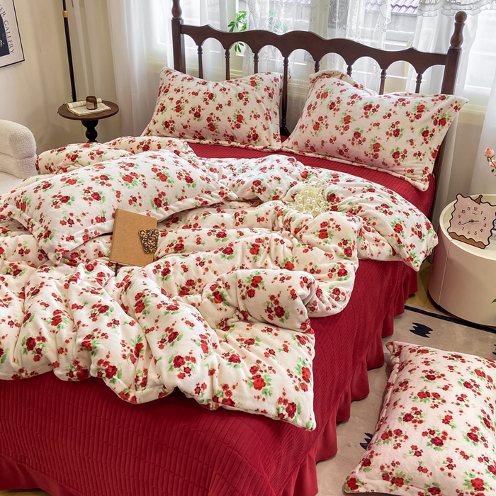 91家纺网 家纺一手货源 找家纺 典曼家纺 2025新款亲肤舒适双面牛奶绒床盖款四件套 胭脂