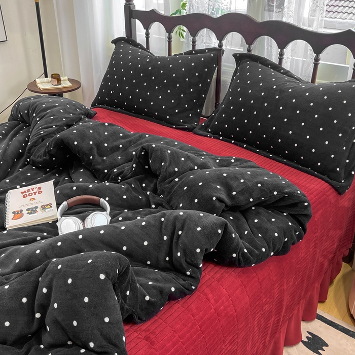 91家纺网 家纺一手货源 找家纺 典曼家纺 2025新款亲肤舒适双面牛奶绒床盖款四件套 黑珍珠