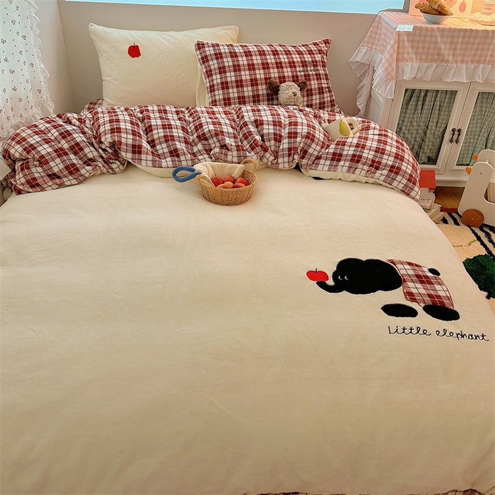 91家纺网 家纺一手货源 找家纺 （总）繁花家居 2025新款高克重牛奶绒贴布绣印花四件套