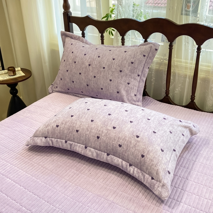 91家纺网 家纺一手货源 找家纺 典曼家纺 2025新款亲肤舒适双面牛奶绒床盖款四件套 爱心紫