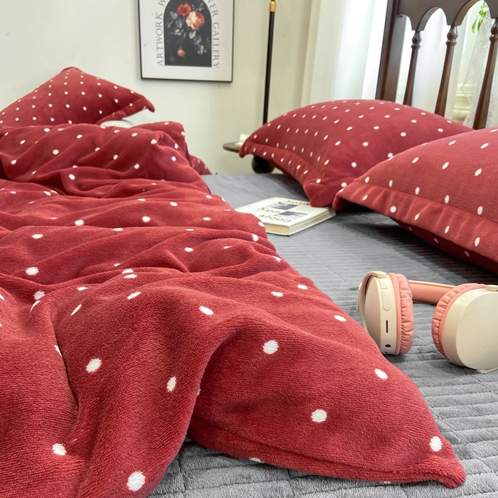 91家纺网 家纺一手货源 找家纺 典曼家纺 2025新款亲肤舒适双面牛奶绒床盖款四件套 丝绒蛋糕