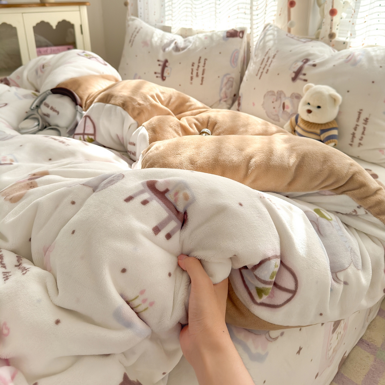 91家纺网 家纺一手货源 找家纺 沐芷 2025 高克重加厚A类牛奶绒四件套珊瑚绒卡通简约三件套 【绒】软萌小象