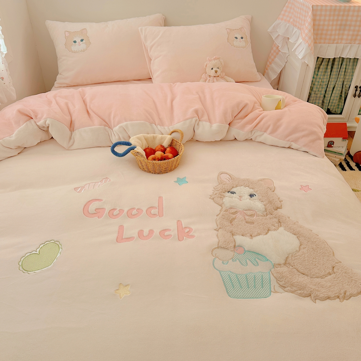 91家纺网 家纺一手货源 找家纺 繁花家居 2025新款高克重牛奶绒贴布绣印花四件套 波斯公主