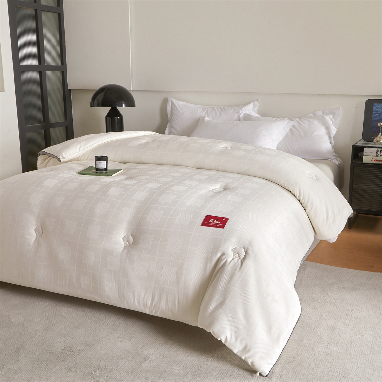 91家纺网 家纺一手货源 找家纺 梵蒂莎 2025新款提莱雅棉花素眠居被秋冬被被子被芯-场景一 素眠居-典雅灰