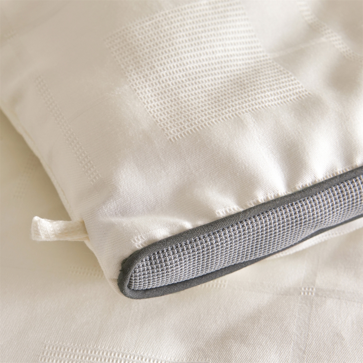 91家纺网 家纺一手货源 找家纺 梵蒂莎 2025新款提莱雅棉花素眠居被秋冬被被子被芯-场景一 素眠居-典雅灰