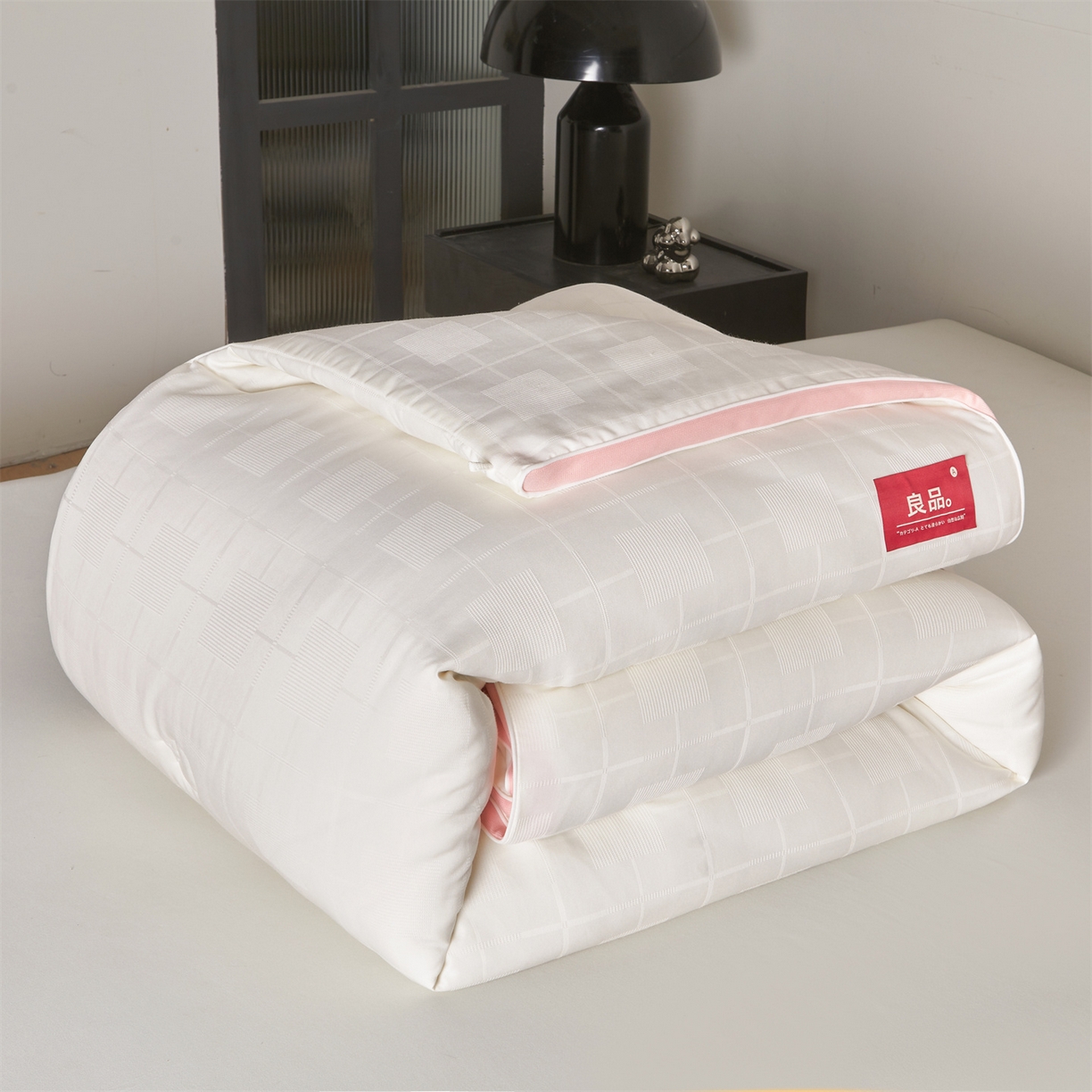 91家纺网 家纺一手货源 找家纺 梵蒂莎 2025新款提莱雅棉花素眠居被秋冬被被子被芯-场景一 素眠居-粉玉