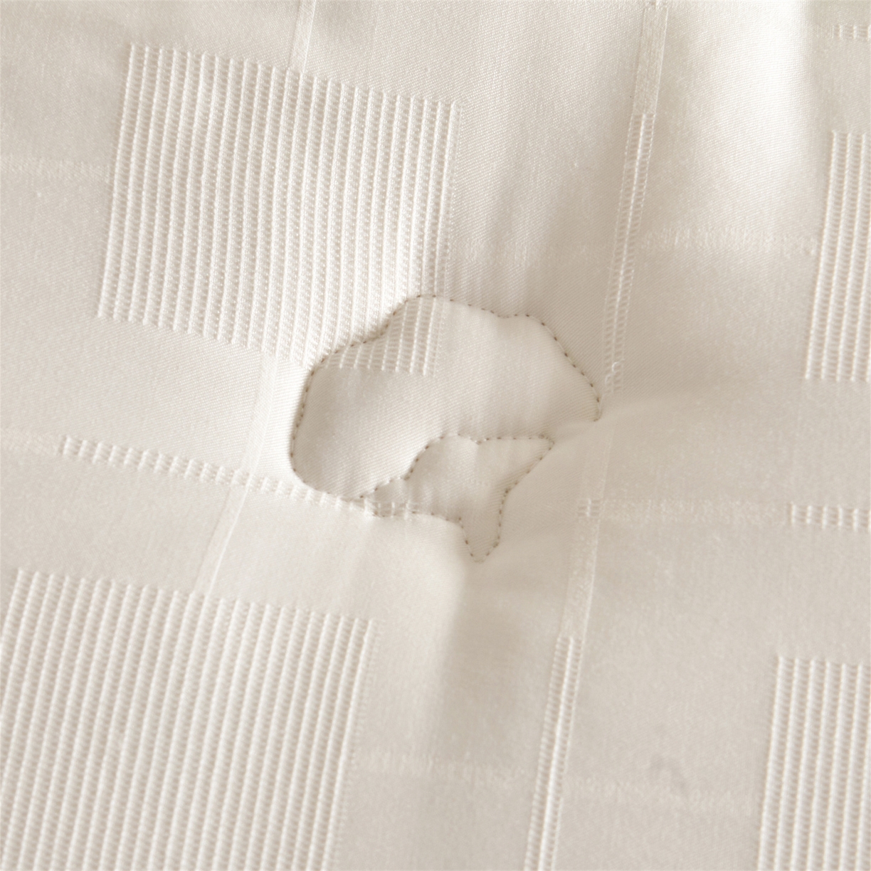 91家纺网 家纺一手货源 找家纺 梵蒂莎 2025新款提莱雅棉花素眠居被秋冬被被子被芯-场景一 素眠居-典雅灰