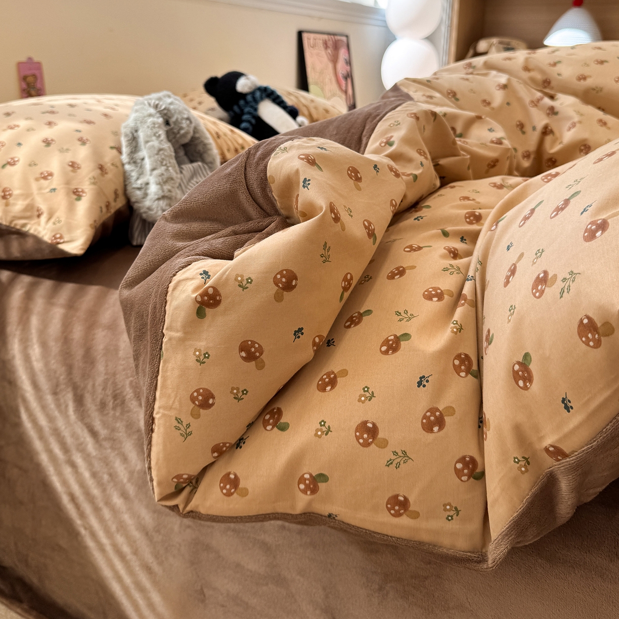 91家纺网 家纺一手货源 找家纺 怡家居 2025新款秋冬保暖全棉加绒四件套 小蘑菇