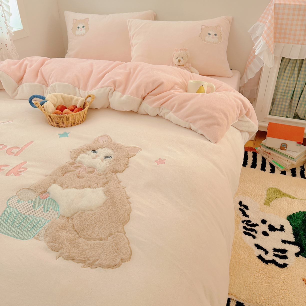 91家纺网 家纺一手货源 找家纺 繁花家居 2025新款高克重牛奶绒贴布绣印花四件套 波斯公主