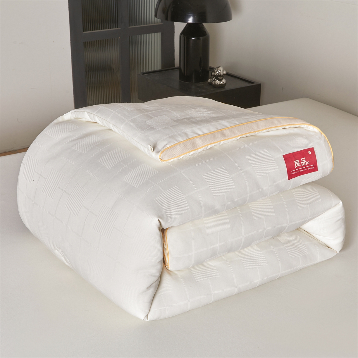 91家纺网 家纺一手货源 找家纺 梵蒂莎 2025新款提莱雅棉花素眠居被秋冬被被子被芯-场景一 素眠居-橘黄