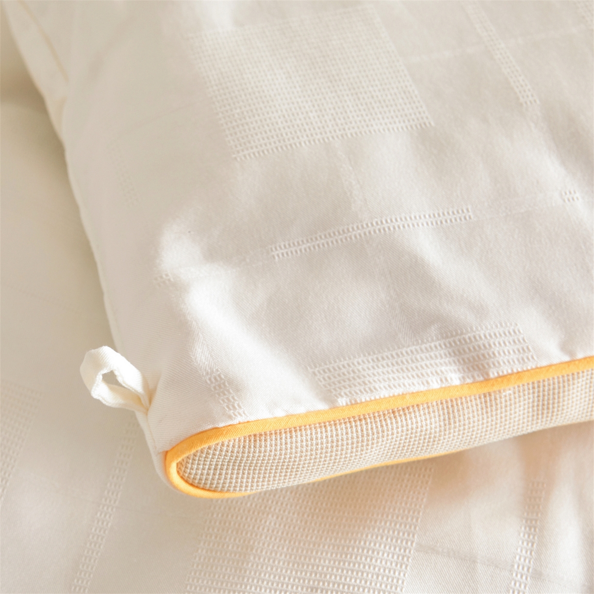 91家纺网 家纺一手货源 找家纺 梵蒂莎 2025新款提莱雅棉花素眠居被秋冬被被子被芯-场景一 素眠居-橘黄