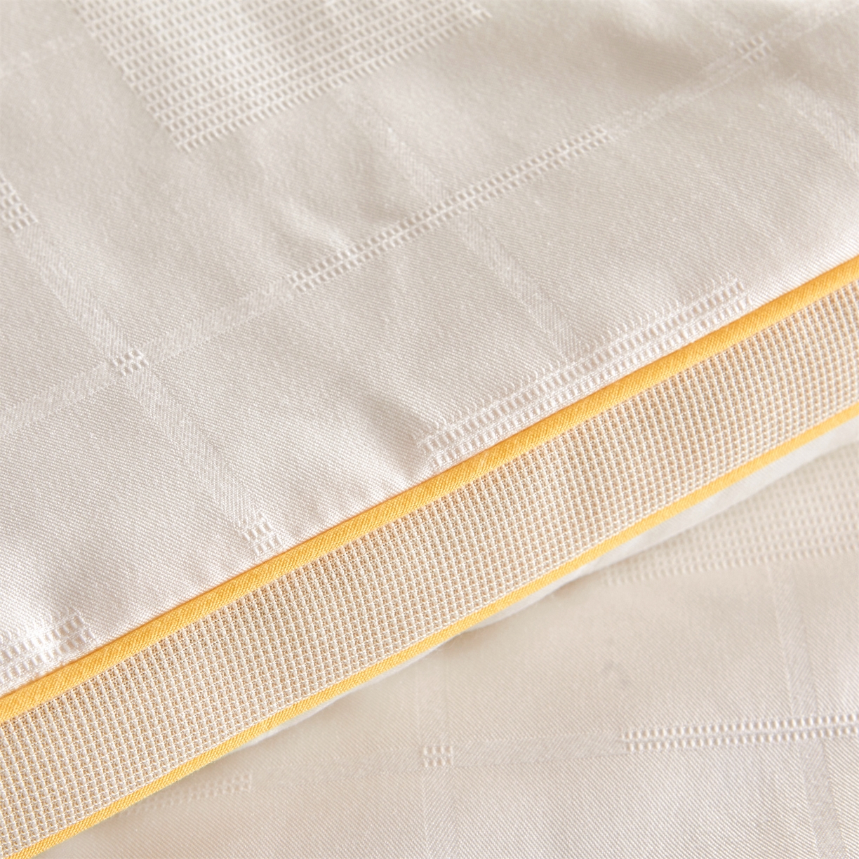 91家纺网 家纺一手货源 找家纺 梵蒂莎 2025新款提莱雅棉花素眠居被秋冬被被子被芯-场景一 素眠居-橘黄