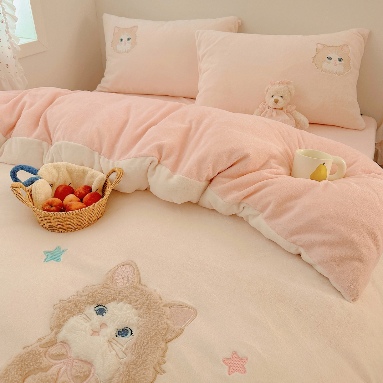 91家纺网 家纺一手货源 找家纺 繁花家居 2025新款高克重牛奶绒贴布绣印花四件套 波斯公主