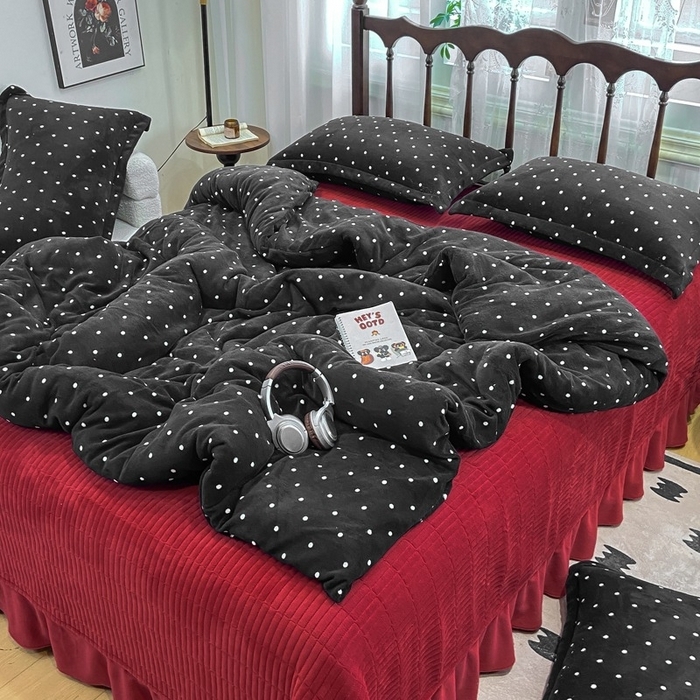 91家纺网 家纺一手货源 找家纺 （总）典曼家纺 2025新款亲肤舒适双面牛奶绒床盖款四件套