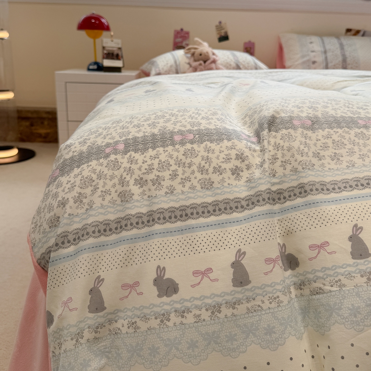 91家纺网 家纺一手货源 找家纺 怡家居 2025新款秋冬保暖全棉加绒四件套 花边兔