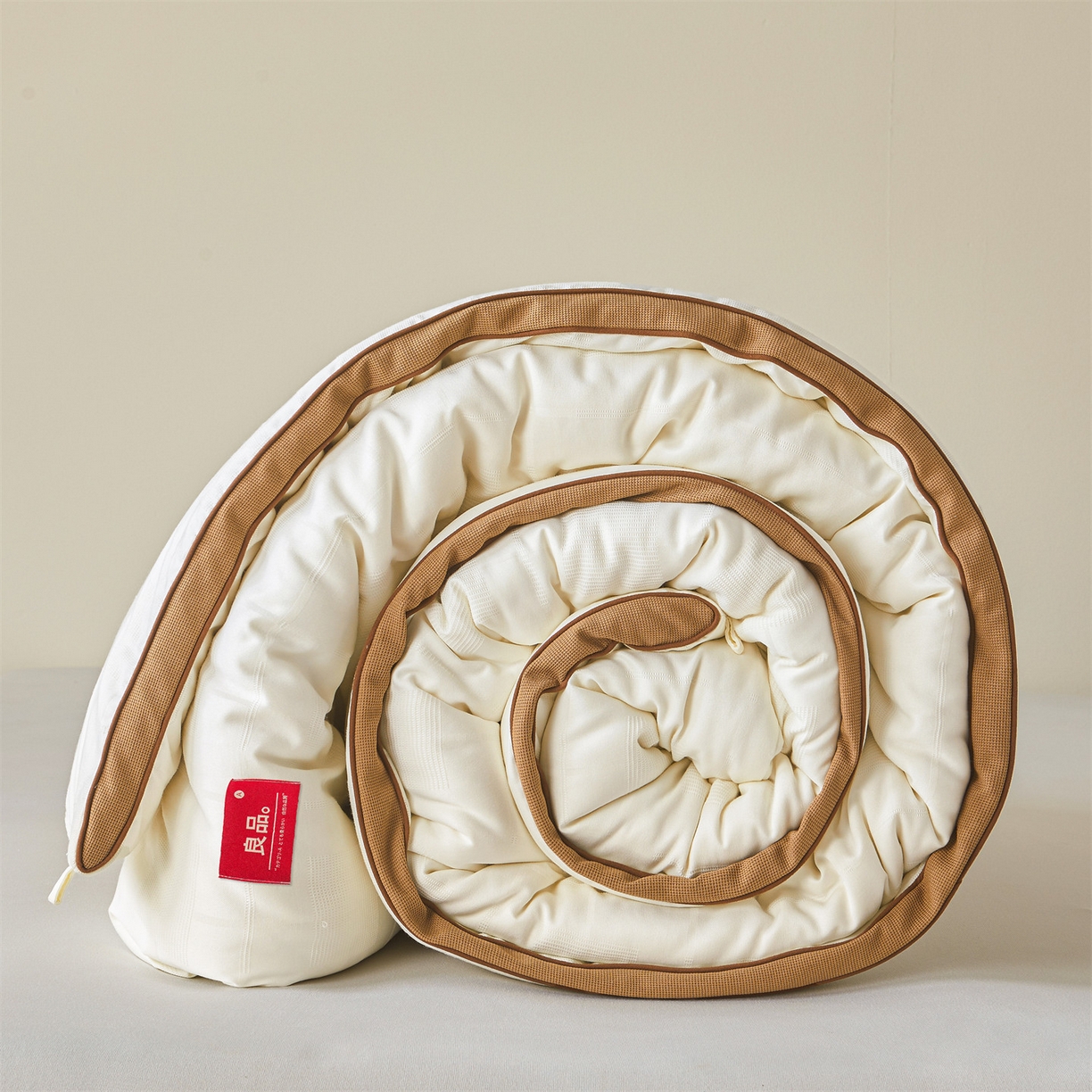 91家纺网 家纺一手货源 找家纺 （总）梵蒂莎 2025新款提莱雅棉花被秋冬逸格被被子被芯-场景二